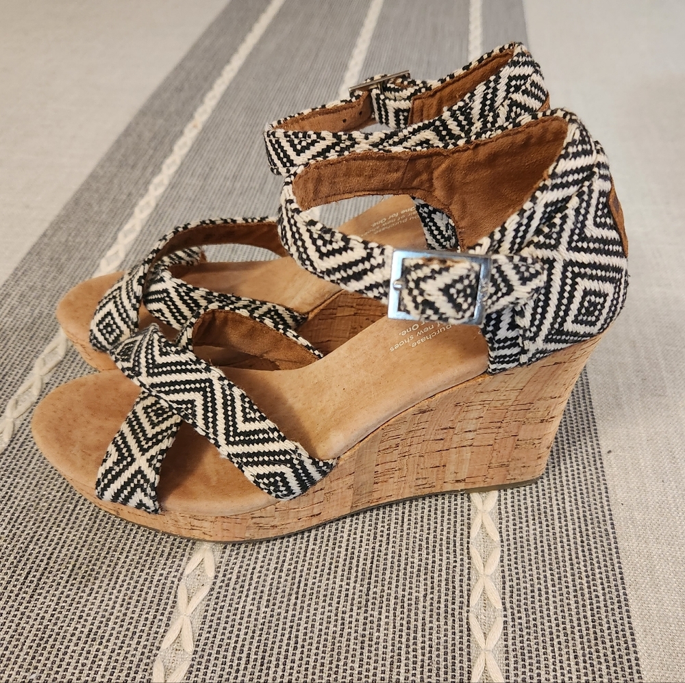 Toms NEW Black Aztec Adjustable Strap Open Toe Cork Wedge Heel shoes Women's 6.5